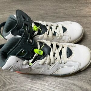 Nike Air Jordan Retro 6 Shoes in size 7Y
